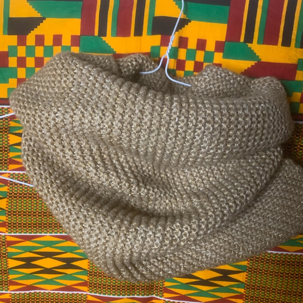 Woven scarf ✨